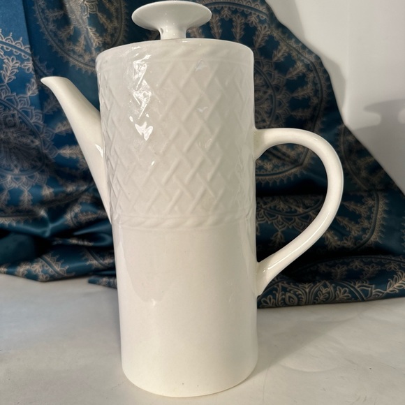 Kitchen Lynns White Teapot Fine China 9 Inch Tall Cross Hatch Design